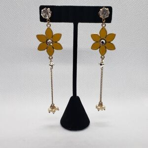 Betsey Johnson vintage yellow flower earrings